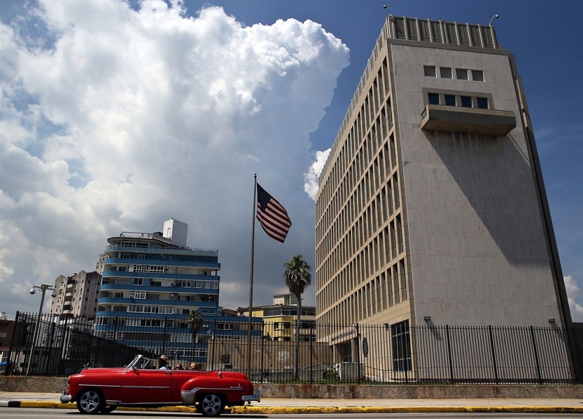 Mỹ cân nhắc đóng cửa tạm thời Đại sứ quán tại Cuba sau khi các nhân viên bất ngờ mắc bệnh lạ