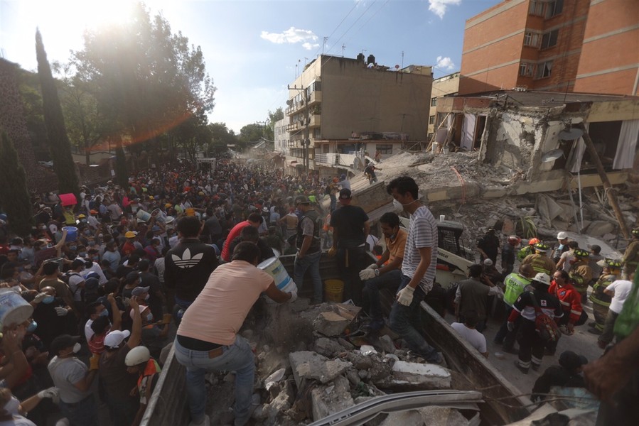 Động đất kinh hoàng ở Mexico: Thương vong tăng chóng mặt