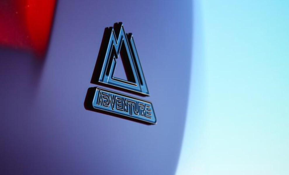 Toyota tăng tốc với phiên bản Adventure Rav4 năm 2018