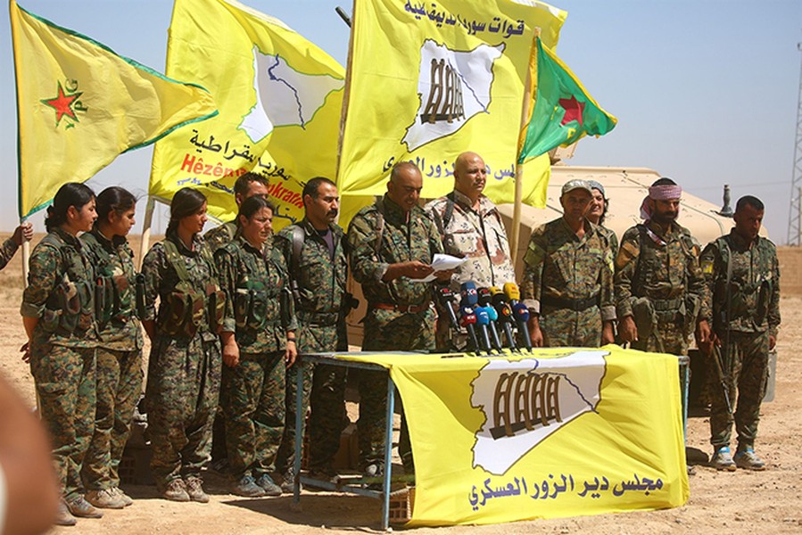 Mỹ hỗ trợ vũ khí và thiết bị quân sự cho lực lượng người Kurd ở Syria