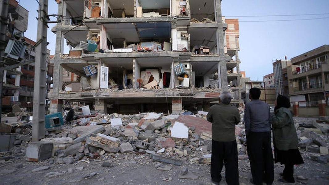 Số thương vong đã lên tới gần 3.000 người trong trận động đất ở biên giới Iran-Iraq