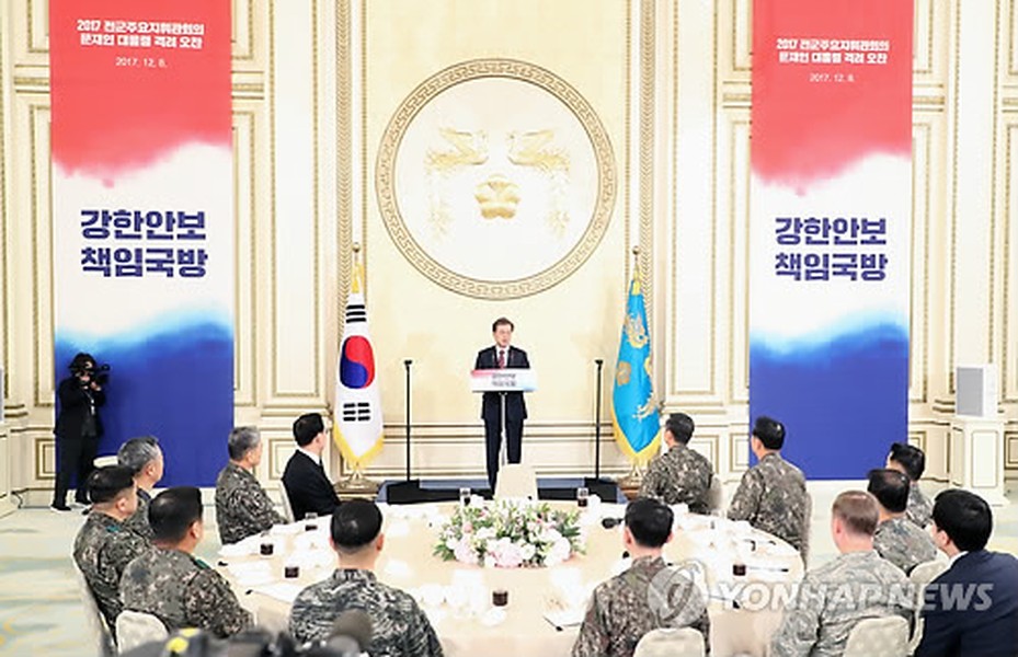 Tổng thống Hàn Quốc yêu cầu các tướng lĩnh quân đội tăng cường công tác phòng vệ
