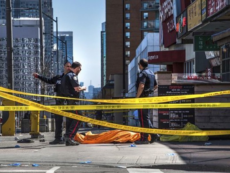 Canada: Xe tải đâm nhiều người thương vong tại Toronto
