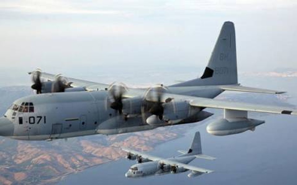 Máy bay vận tải quân sự C-130 Mỹ rơi xuống đường cao tốc, 9 người thiệt mạng