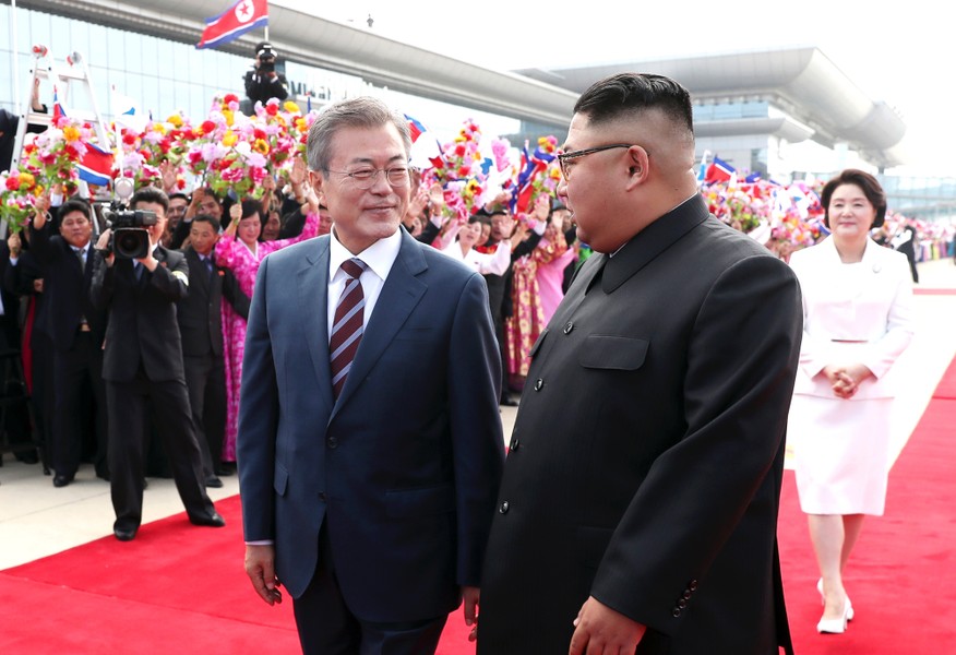 [ẢNH] Nhà lãnh đạo Kim Jong-un và Tổng thống Hàn Quốc Moon Jae-in hội đàm tại trụ sở Đảng Lao động Triều Tiên