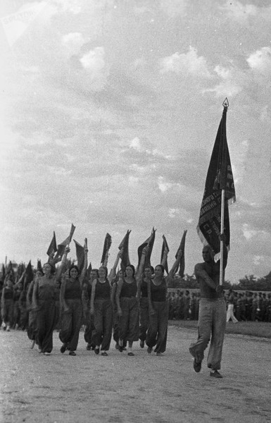 [ẢNH] Một thời hào hùng của Đoàn Thanh niên Cộng sản Liên Xô