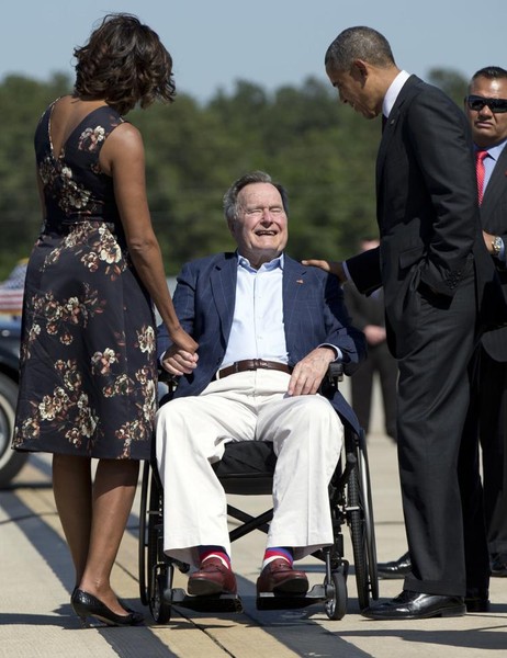 [ẢNH] Những hình ảnh quý giá về Tổng thống George Bush trước khi ra đi ở tuổi 94