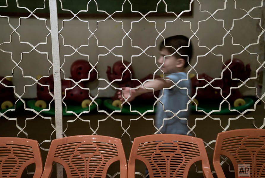 [ẢNH] Con của những phiến quân khủng bố IS trong trại trẻ mồ côi ở Iraq