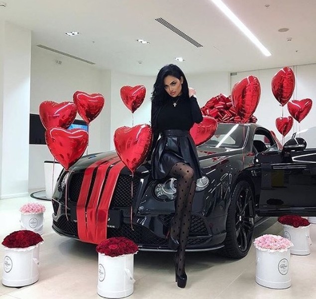 [ẢNH] Hội con nhà giàu thế giới làm điên đảo cộng đồng mạng vì những món quà Valentine siêu đắt đỏ
