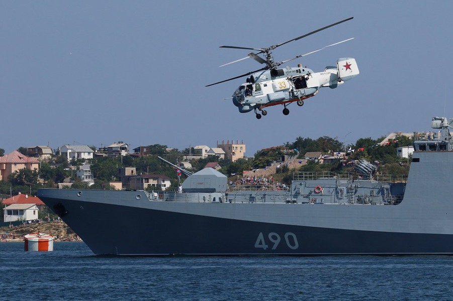 [ẢNH] Hải quân Nga phô diễn sức mạnh đáng gờm