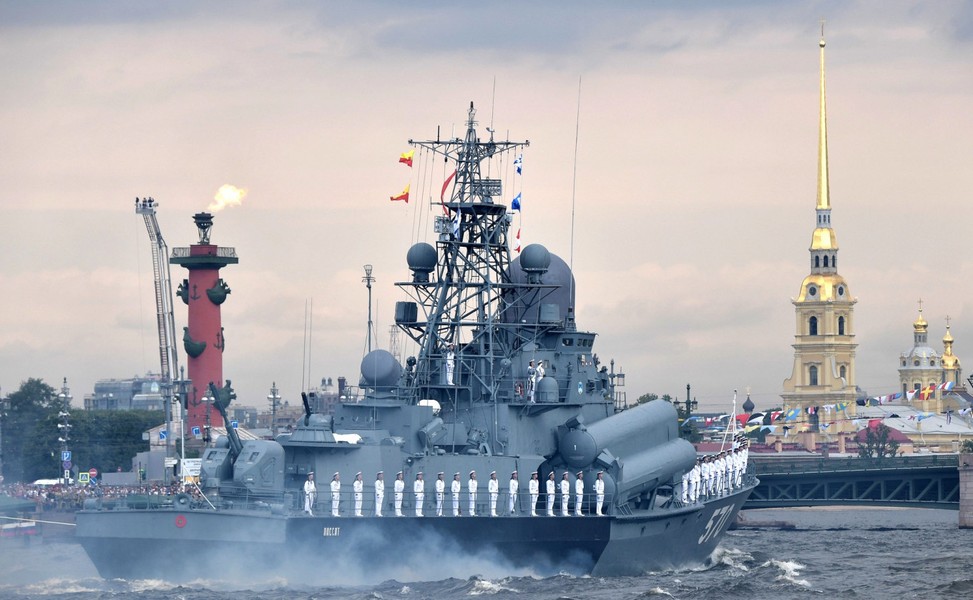 [ẢNH] Hải quân Nga phô diễn sức mạnh đáng gờm