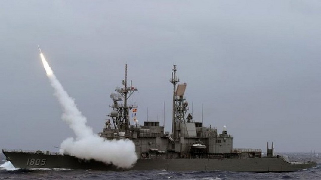 [ẢNH] Mỹ âm thầm giúp Đài Loan nâng cấp khu trục hạm tối tân nhất?