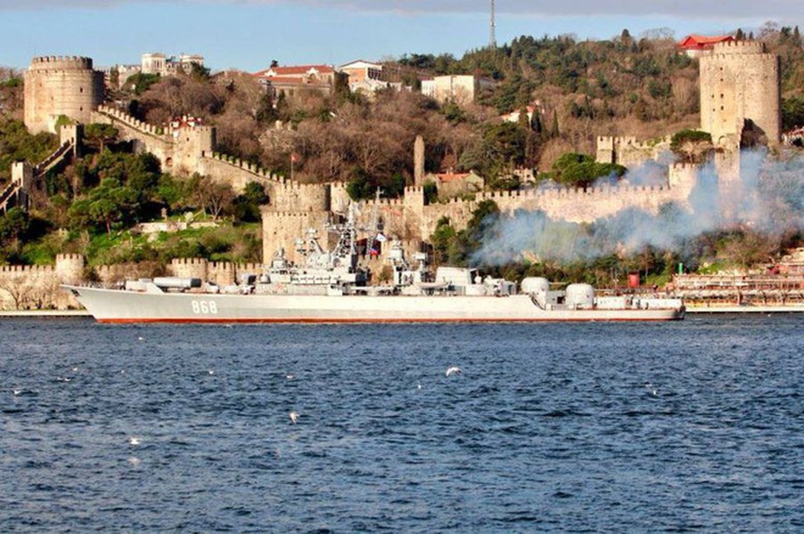 [ẢNH] Hải quân Nga gây áp lực với Mỹ bằng chiến hạm... 40 năm tuổi