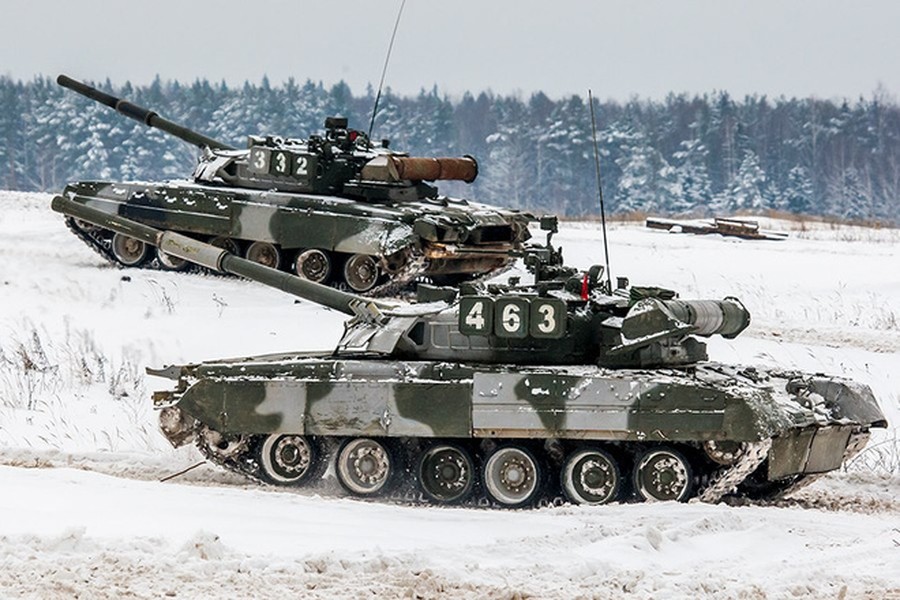 [ẢNH] NATO lo ngại khi Nga nhận hàng loạt xe tăng T-80BVM nâng cấp cực mạnh