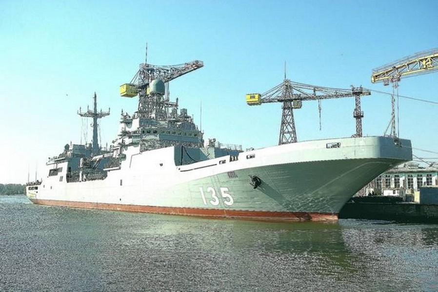 [ẢNH] Siêu tàu đổ bộ tấn công Nga sẽ hoàn thành với sự giúp sức của đối tác không ngờ?