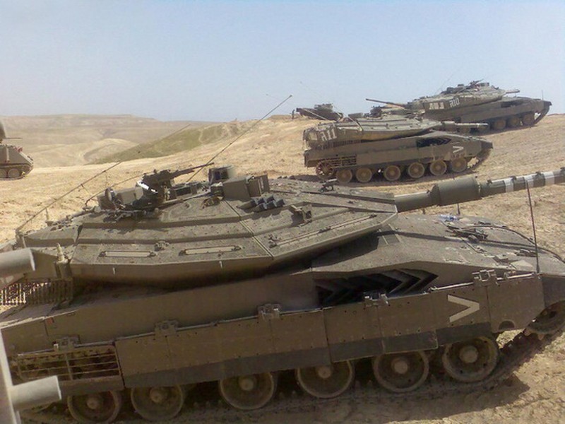 [ẢNH] Dấu hiệu Israel sắp đưa bộ binh tiến vào trong lãnh thổ Syria