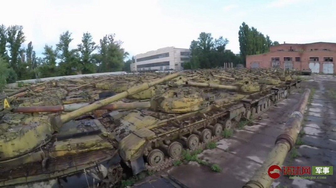 [ẢNH] Sự thật khó tin: Quá dễ dàng để đánh cắp xe tăng hiện đại của Quân đội Ukraine