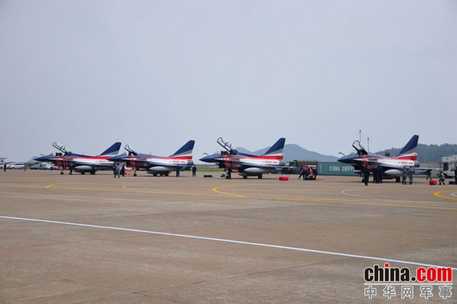 [ẢNH] Tiêm kích J-10 Trung Quốc bốc cháy tại Nga khi chưa kịp biểu diễn