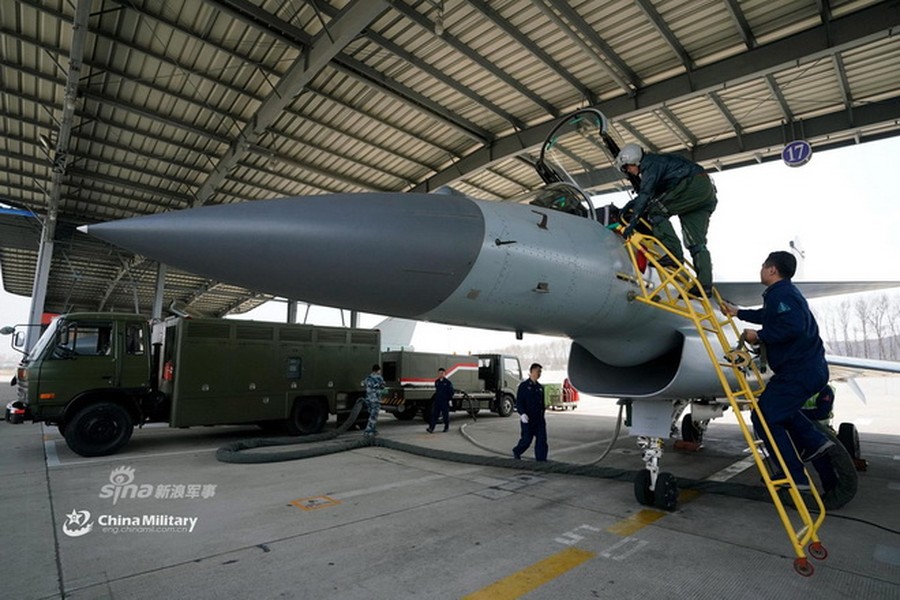 [ẢNH] Bất ngờ lớn: J-10C Trung Quốc 