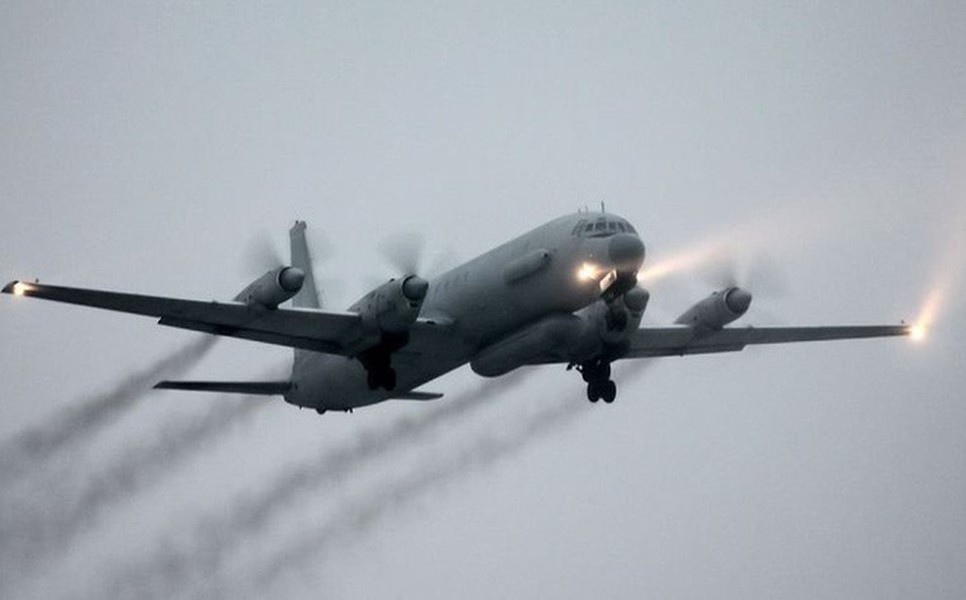 [ẢNH] Tàu chiến Pháp mới là thủ phạm bắn rơi máy bay trinh sát Il-20 của Nga?