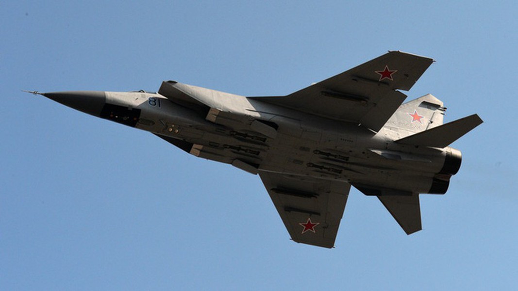 [ẢNH] Tuần bi thảm của Không quân Nga khi mất cả Il-20 lẫn MiG-31