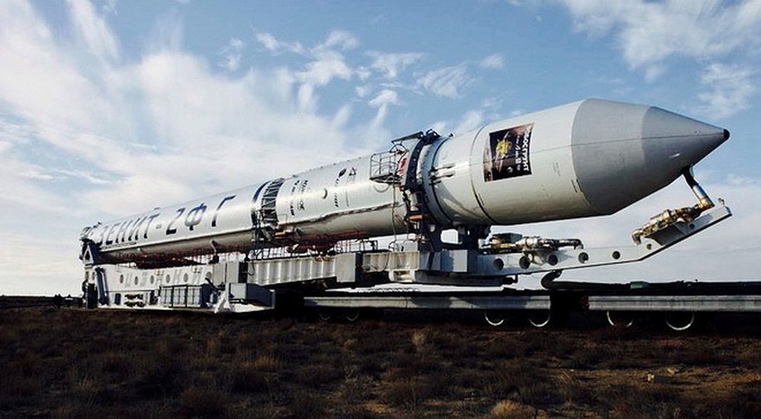 [ẢNH] Ukraine tái trang bị vũ khí hạt nhân khi Nga đưa tên lửa nhiệt hạch tới Crimea?