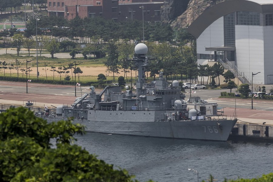 [ẢNH] Hàn Quốc chuẩn bị viện trợ tiếp tàu Pohang với cấu hình vũ khí cao cấp hơn?