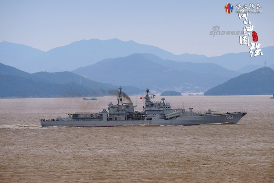 [ẢNH] Khu trục hạm Sovremenny Trung Quốc sau nâng cấp vẫn khó thoát cảnh phun khói mù mịt