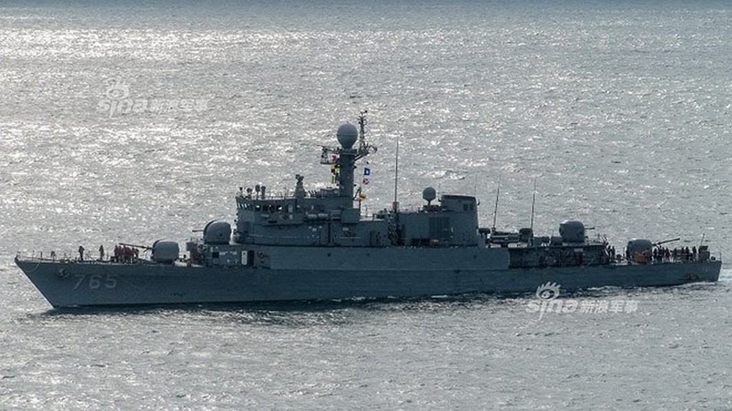 [ẢNH] Hàn Quốc chuyển giao tàu Yeosu cho Việt Nam ngay tại Lễ duyệt binh