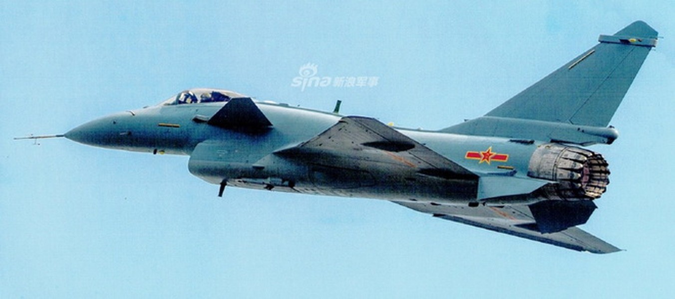 [ẢNH] Lộ diện bản nâng cấp cực mạnh của tiêm kích J-10 tại Triển lãm Zhuhai Airshow 2018