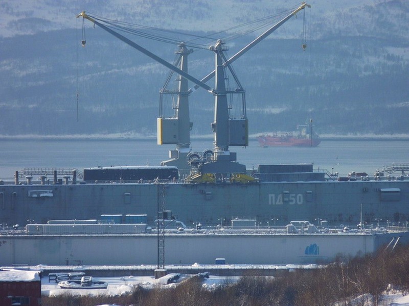 [ẢNH] Tàu sân bay kiêm tàu đổ bộ tấn công độc đáo của Nga đối diện nguy cơ 