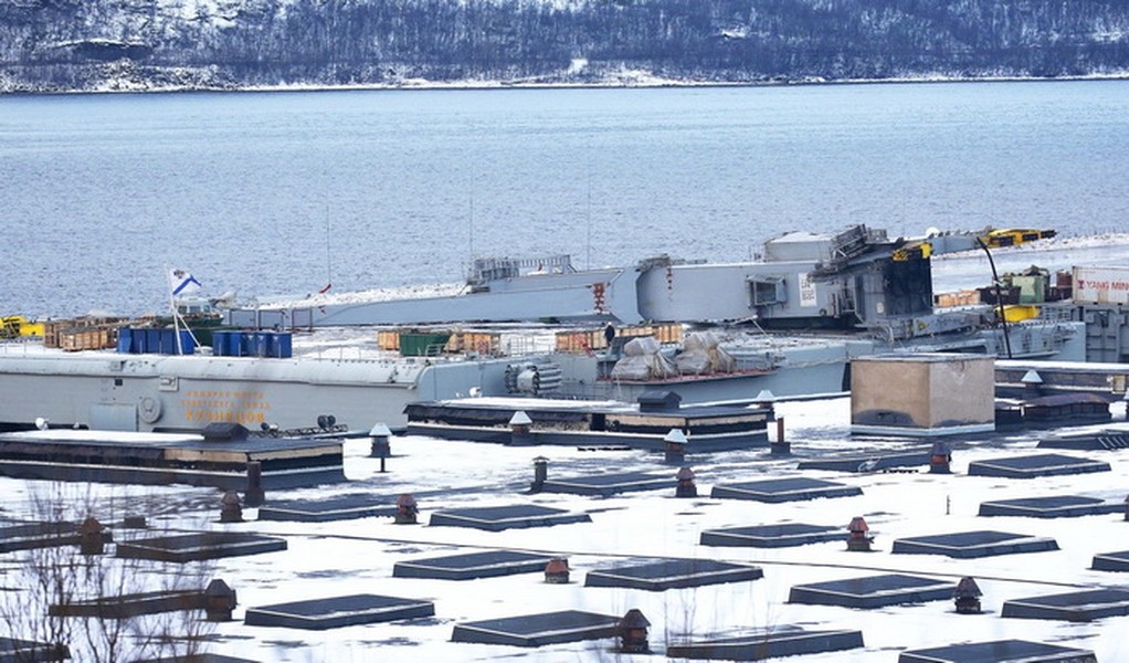 [ẢNH] Hình ảnh mới nhất về thiệt hại của tàu sân bay Đô đốc Kuznetsov sau tai nạn