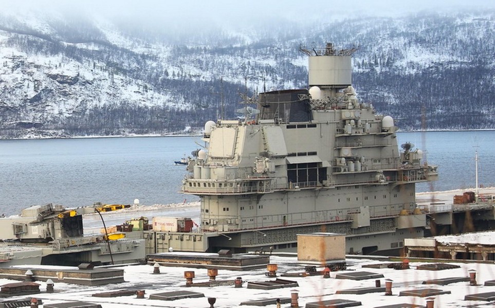 [ẢNH] Nga không thể tiếp tục đại tu, tàu sân bay Đô đốc Kuznetsov sẽ bị loại biên sớm?