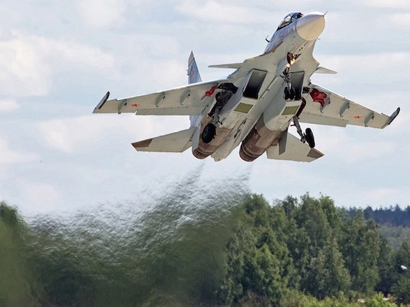 [ẢNH] Nga bất ngờ rút toàn bộ tiêm kích Su-30SM tại Syria về nước, điều gì đang xảy ra?