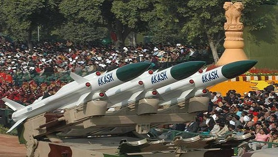 [ẢNH] Vì sao tên lửa phòng không Akash của Ấn Độ chưa hấp dẫn đối tác?