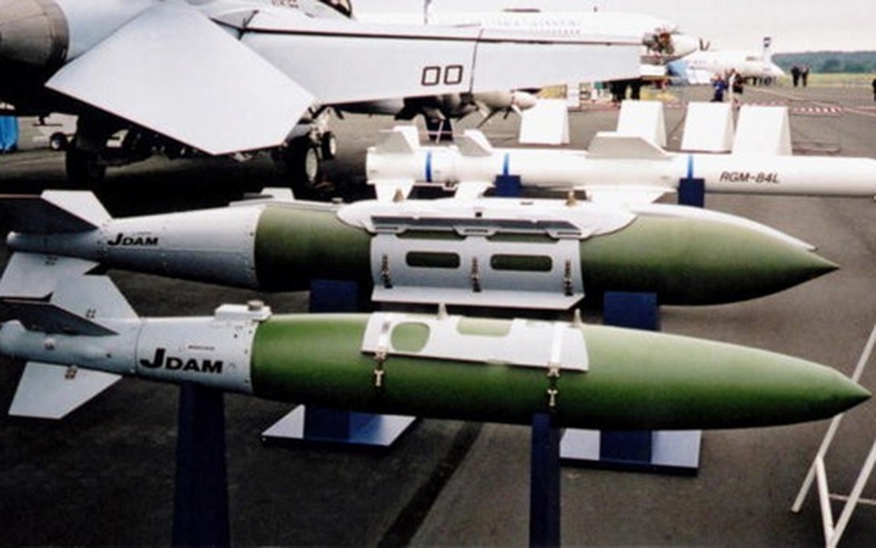 [ẢNH] Nga giật mình khi bom JDAM nâng cấp của Mỹ tấn công cả mục tiêu di động