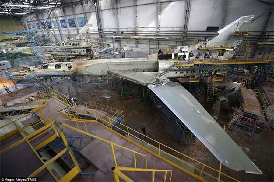 [ẢNH] Dàn oanh tạc cơ Tu-22M bị Nga 