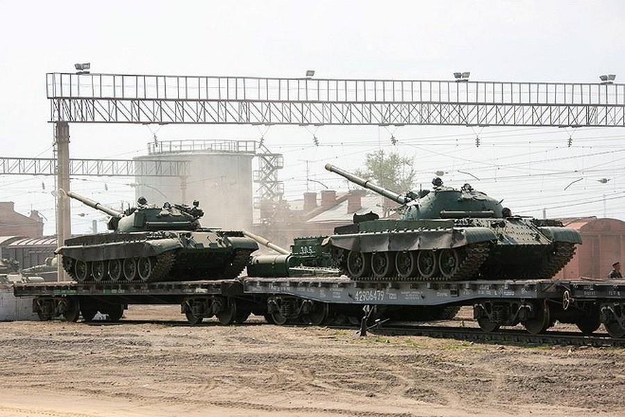 [ẢNH] Quân đội Syria được Nga cấp tốc tăng viện phiên bản xe tăng T-62 mạnh nhất để đánh Idlib?