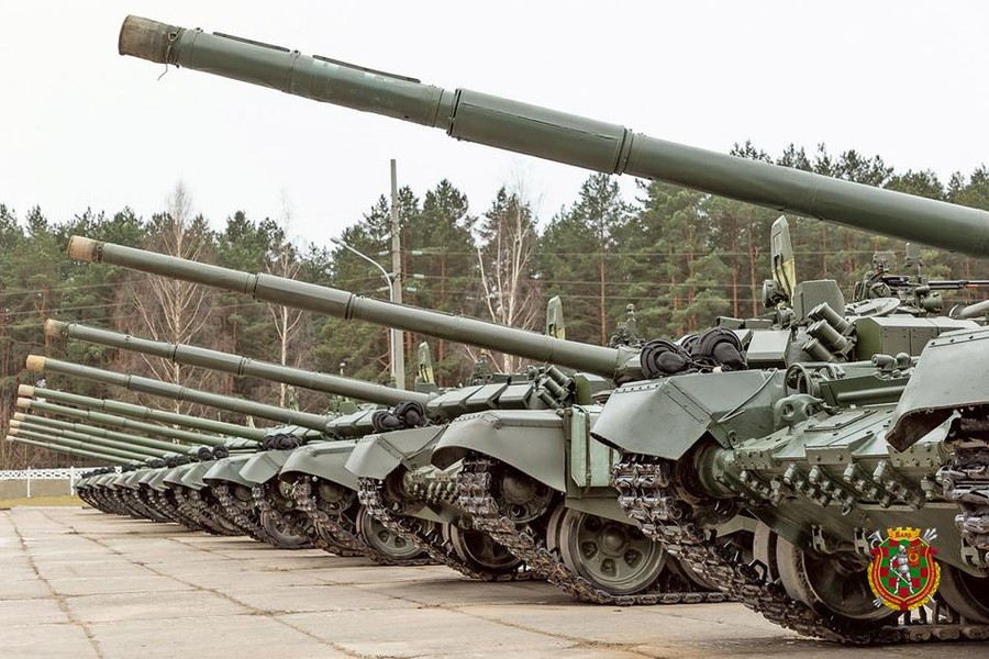 [ẢNH] Nga bàn giao xe tăng T-72B3 lắp ráp cùng đợt với T-90S/SK cho khách hàng đặc biệt