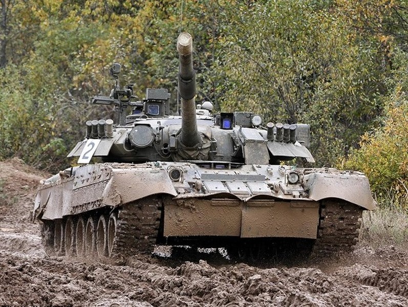 [ẢNH] Nga chuẩn bị phục hồi hàng ngàn xe tăng T-80U cực mạnh từ 