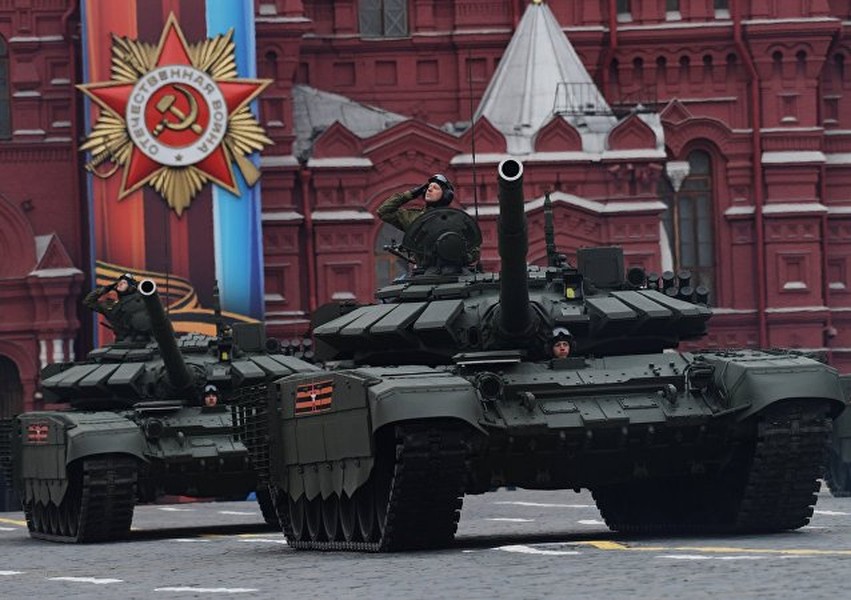 [ẢNH] Nga bàn giao xe tăng T-72B3 lắp ráp cùng đợt với T-90S/SK cho khách hàng đặc biệt