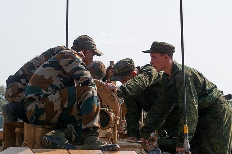 [ẢNH] Tập trận song phương, Nga chia sẻ kinh nghiệm chiến trường Syria cho Ấn Độ