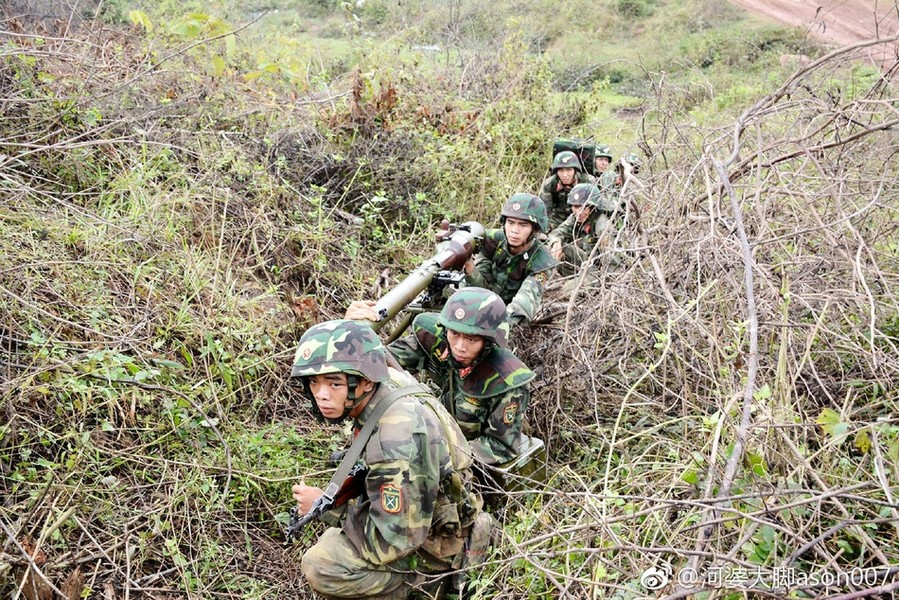 [ẢNH] Báo Trung Quốc quan tâm cuộc tập trận bắn đạn thật của Quân đoàn 1