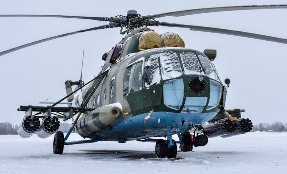 [ẢNH] Không quân Ukraine nhận loạt trang bị 