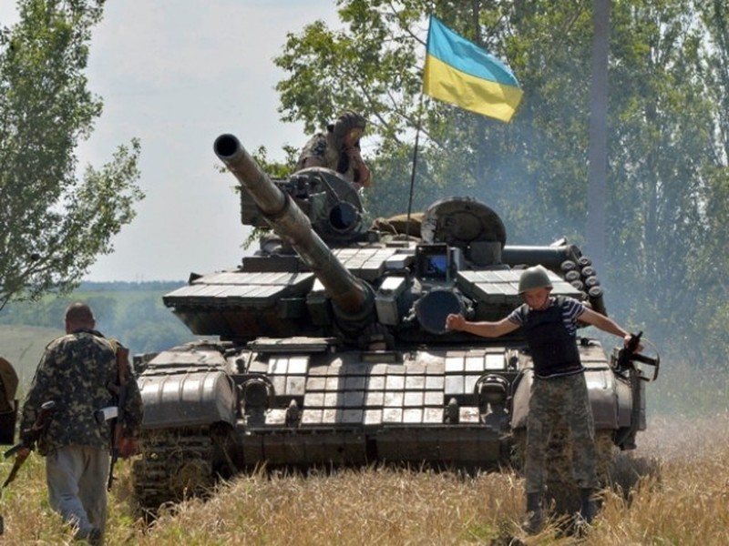 [ẢNH] Ukraine mở chiến dịch tổng tấn công ly khai miền Đông trong 2 ngày tới?