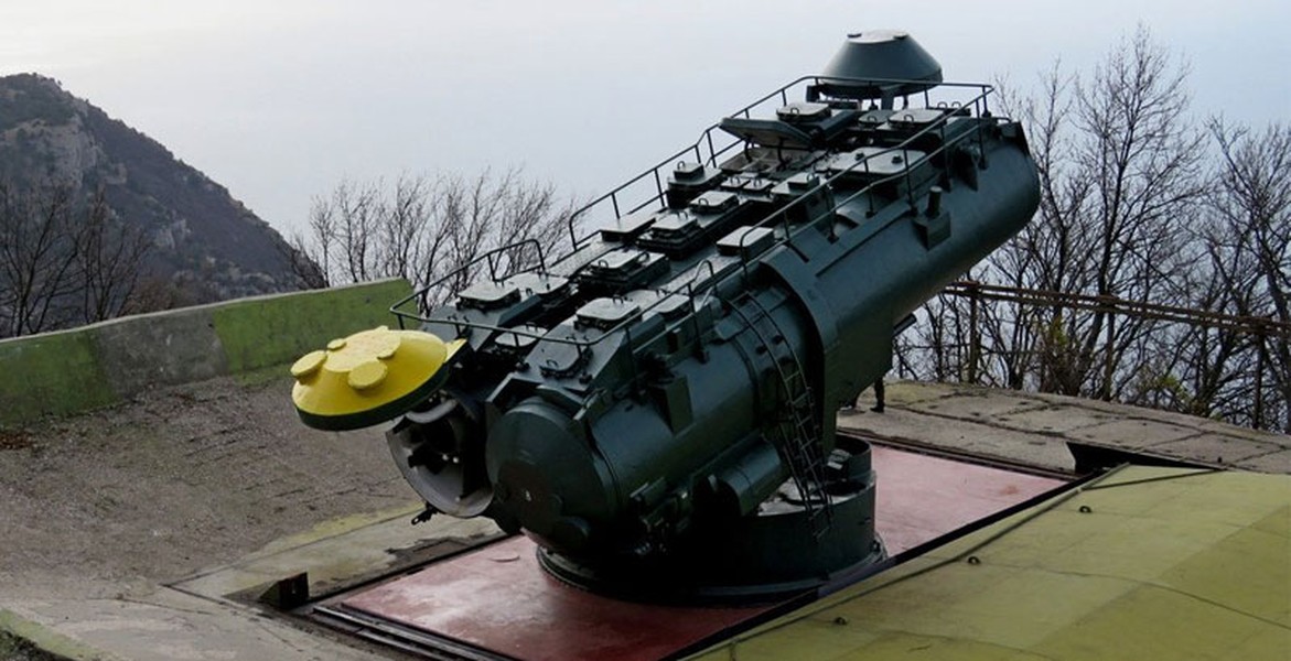 [ẢNH] Tên lửa bờ Nga ào ạt khai hỏa khi NATO dọa đưa tàu chiến tới biển Azov