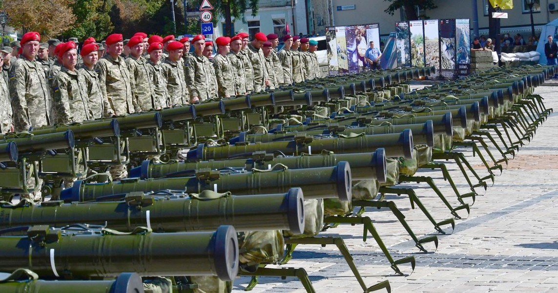 [ẢNH] Xe tăng Nga gặp nguy khi Ukraine triển khai tên lửa 