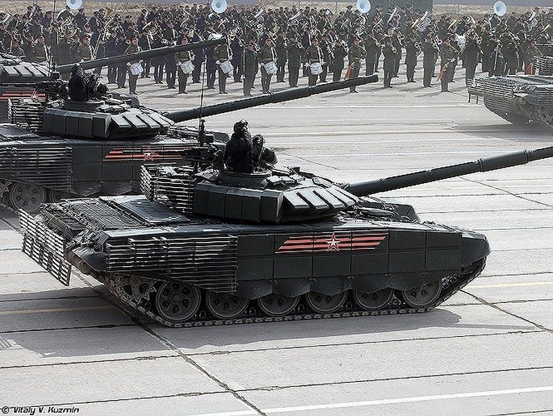 [ẢNH] Nga cấp tốc tăng cường xe tăng T-72B3 tới biên giới Ukraine trong tình hình nóng