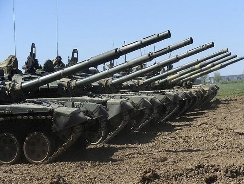 [ẢNH] Hơn 1.000 xe tăng Nga áp sát biên giới gia tăng sức ép lên Ukraine