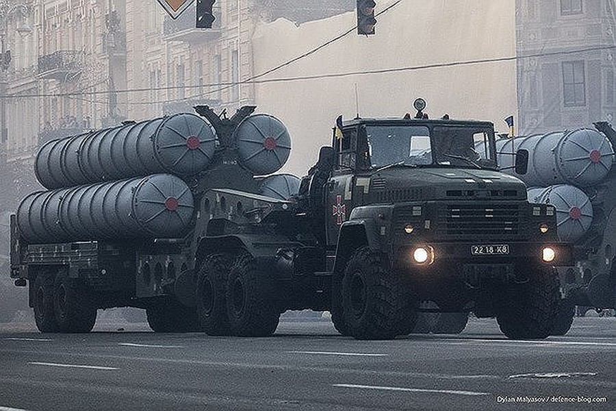 [ẢNH] S-300 Ukraine bất lực khi hàng trăm tên lửa Iskander Nga áp sát biên giới?